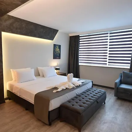 Sunflower Hotel *
