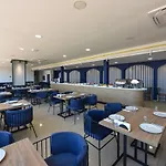 Sunflower Hotel *